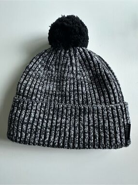 lululemon athletica Texture Fleece-Lined Knit Beanie / Black Pom-Pom